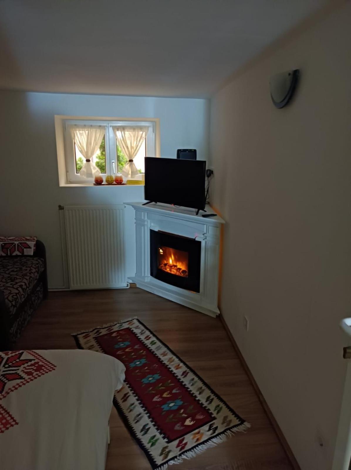 Republicii Rustic Apartament In Brasov City Center Buitenkant foto