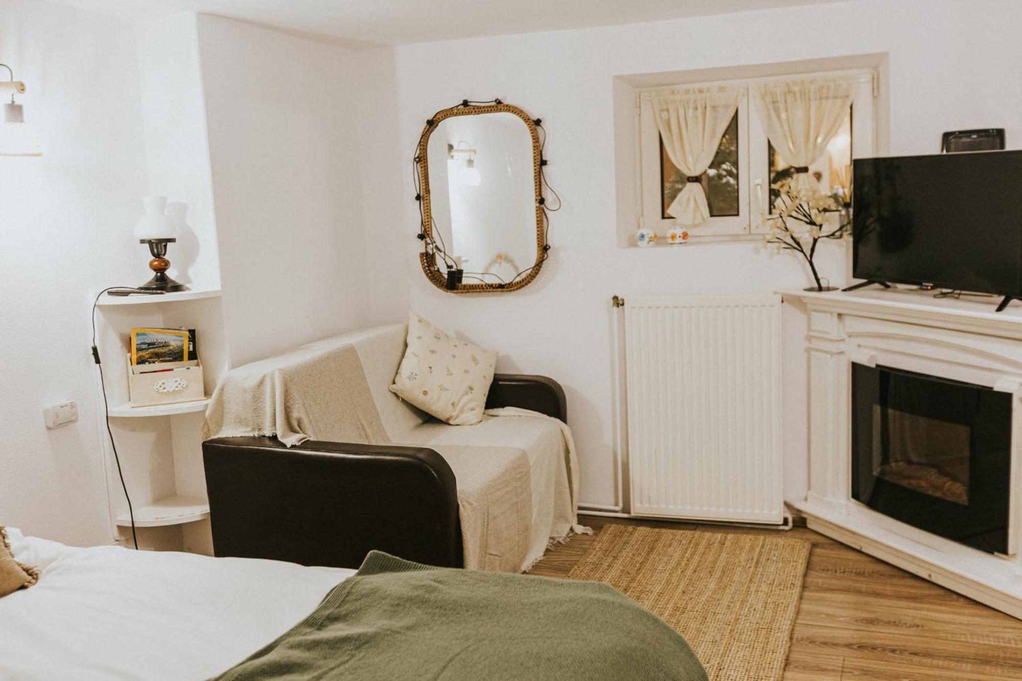 Republicii Rustic Apartament In Brasov City Center Buitenkant foto