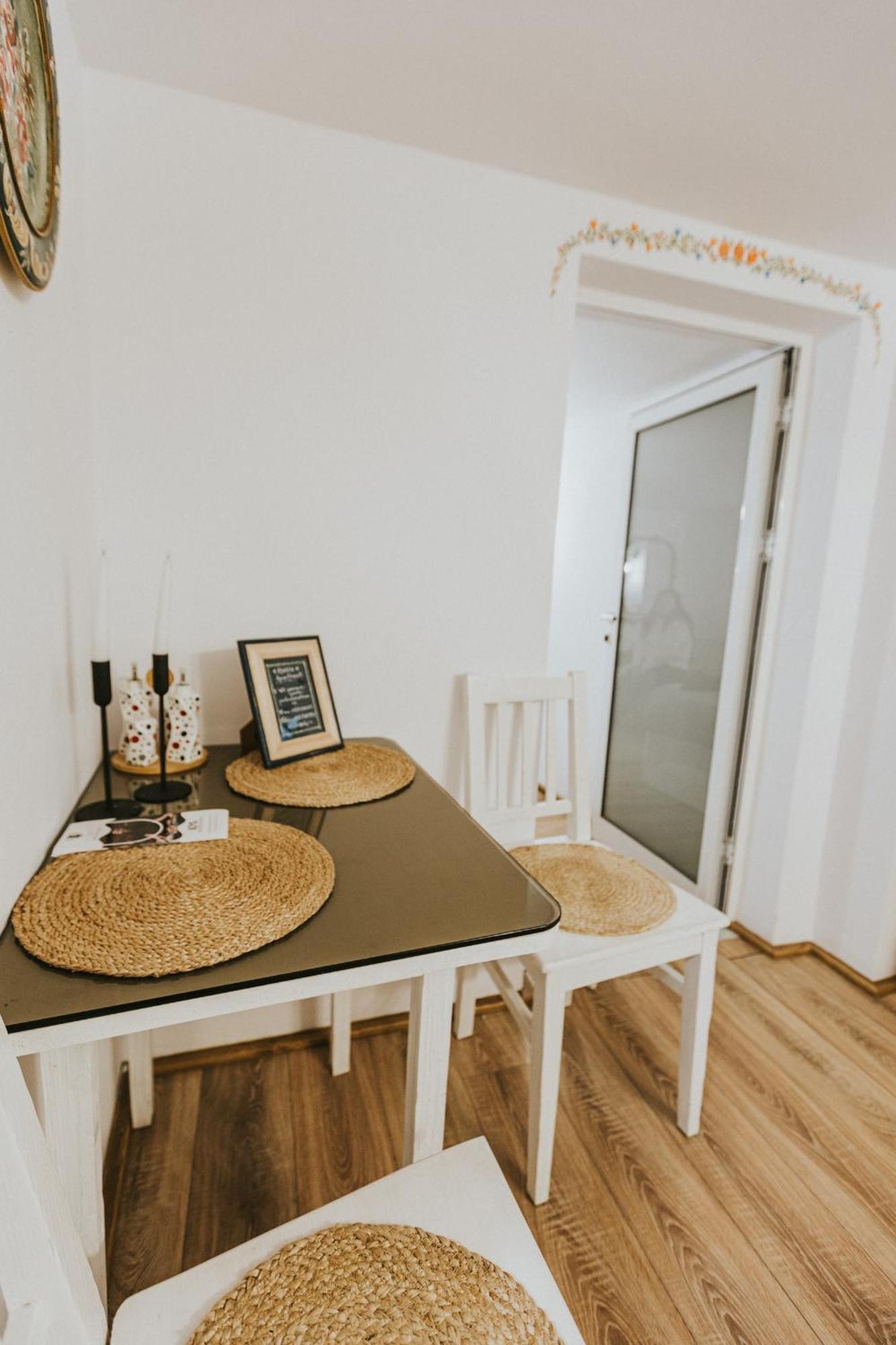 Republicii Rustic Apartament In Brasov City Center Buitenkant foto