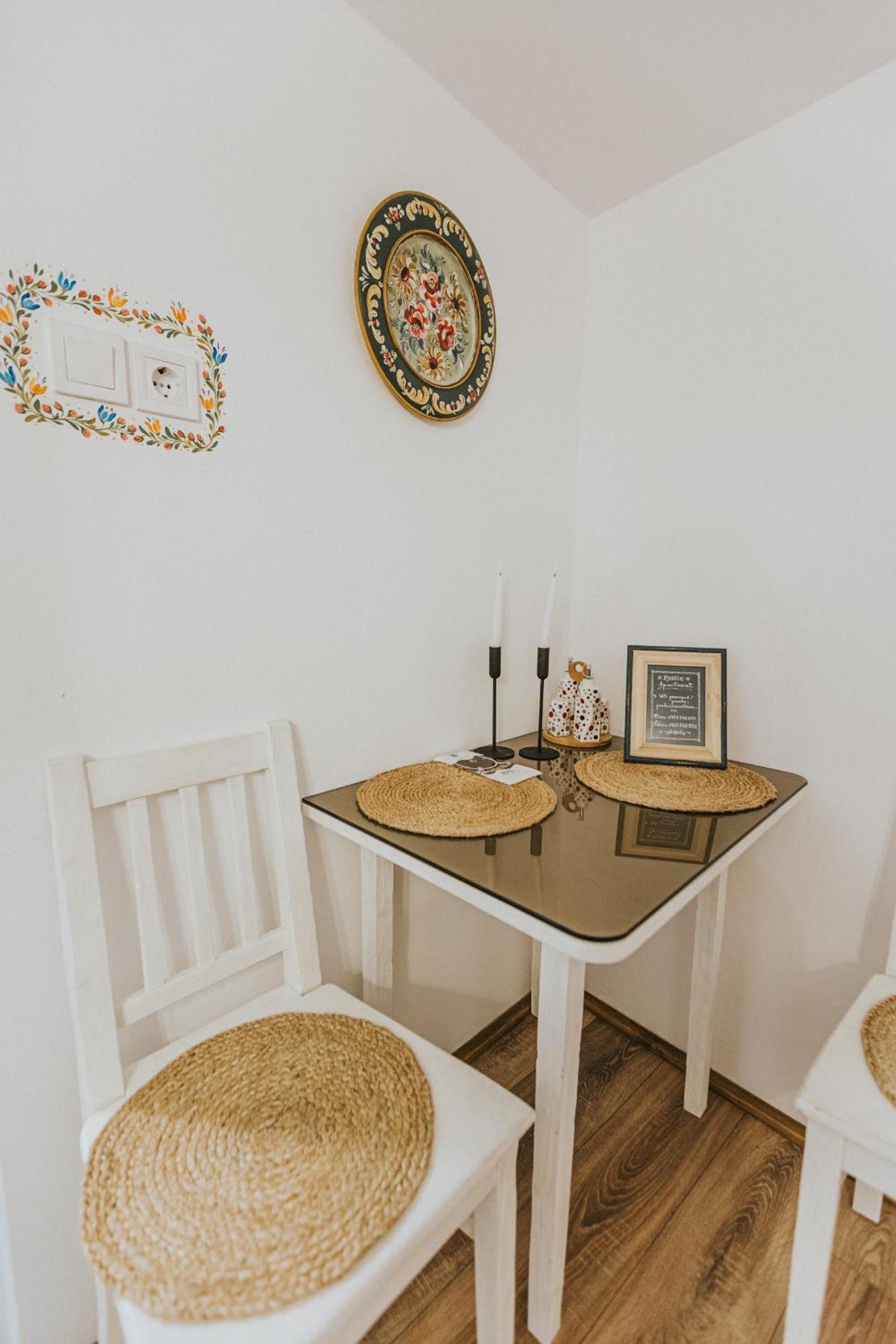 Republicii Rustic Apartament In Brasov City Center Buitenkant foto